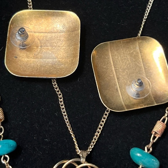 Vintage Gold Tone & Green Stones Necklaces And Enamel Earrings Set - Picture 10 of 10